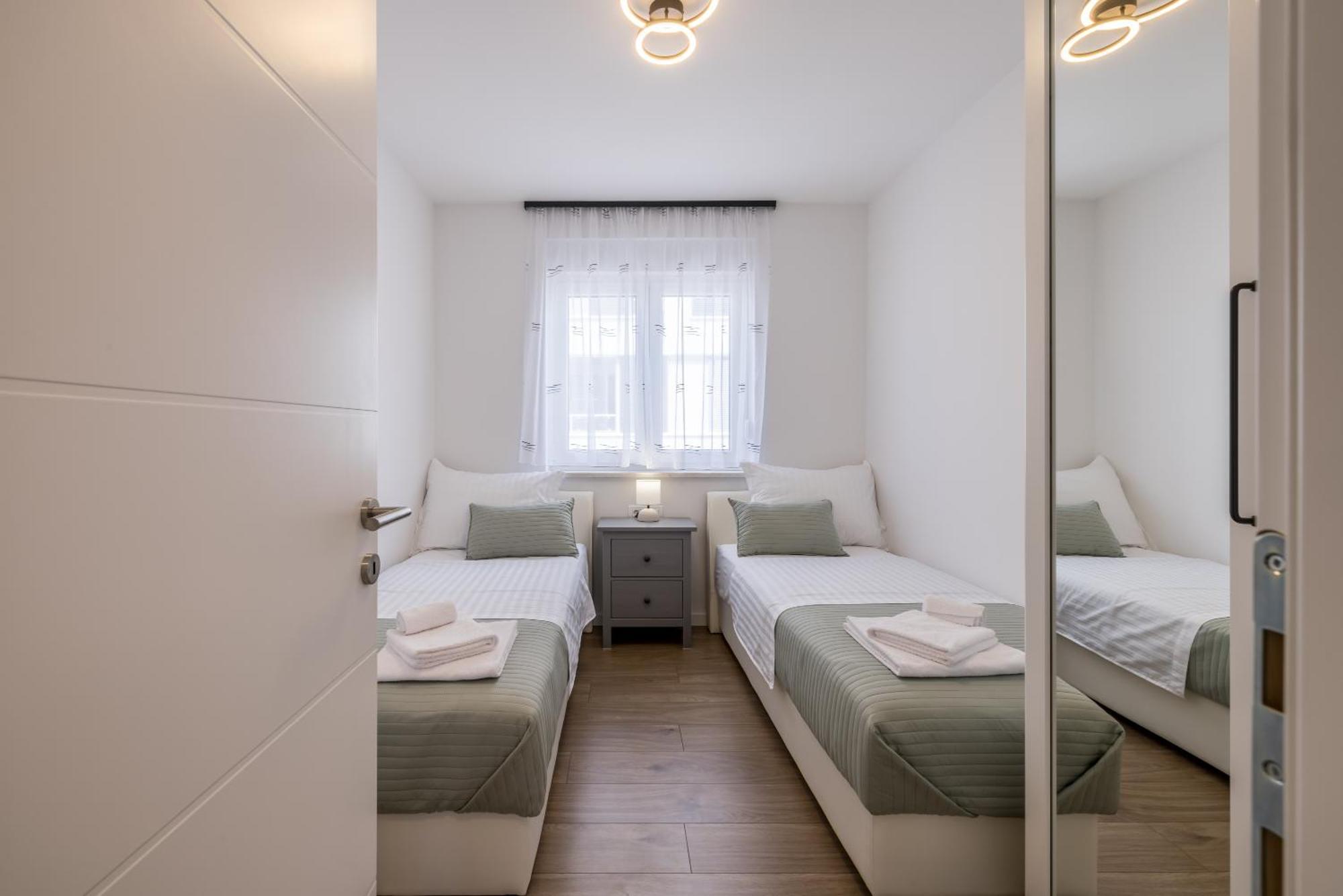 Adriatic Nest, Cozy And Modern Two Bedroom Apartment Kaštela Eksteriør bilde