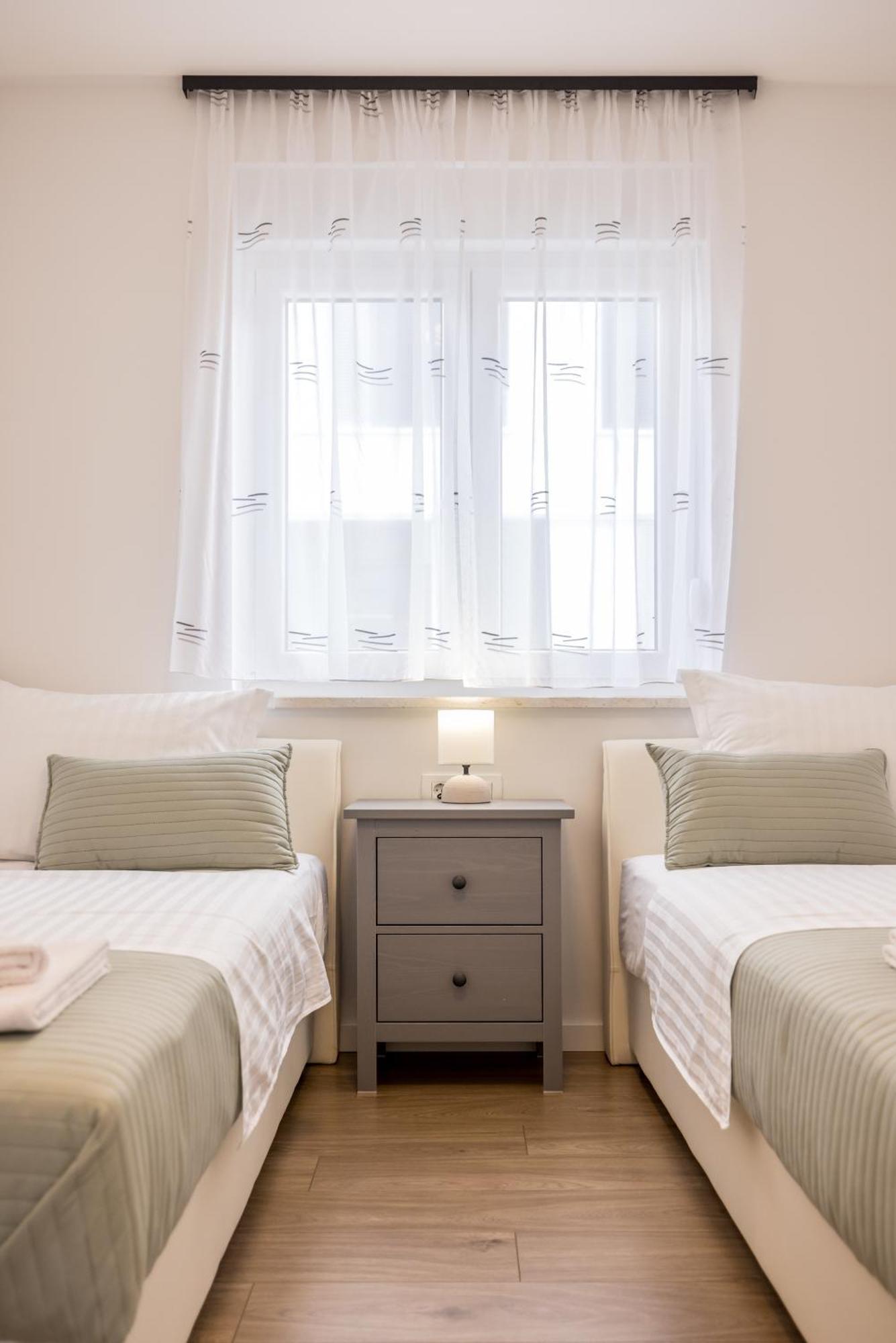 Adriatic Nest, Cozy And Modern Two Bedroom Apartment Kaštela Eksteriør bilde