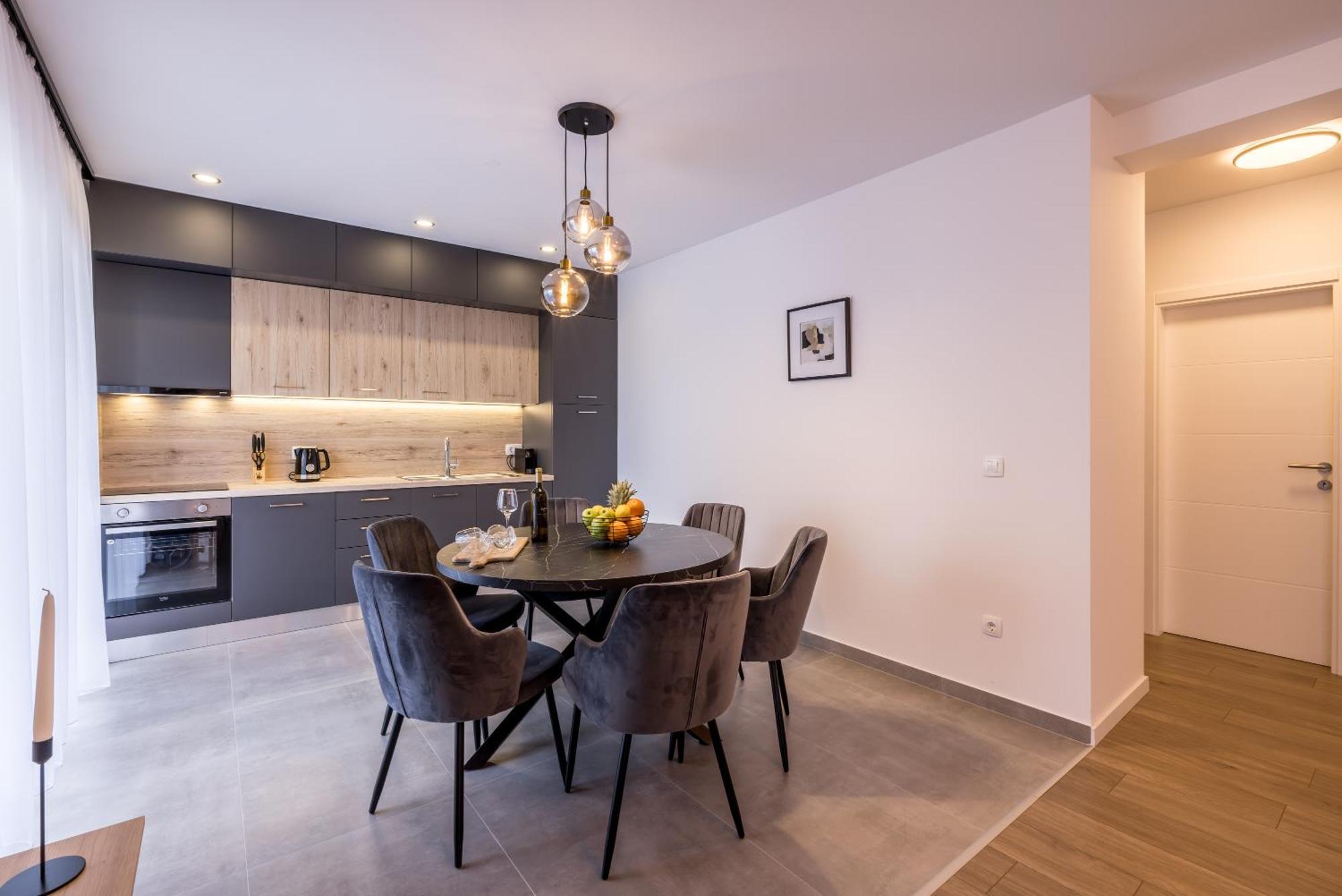 Adriatic Nest, Cozy And Modern Two Bedroom Apartment Kaštela Eksteriør bilde